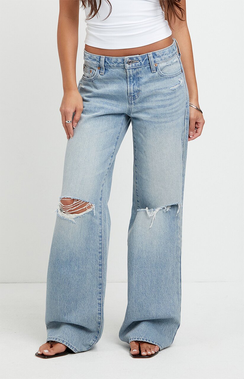 Casey Low Rise Baggy Jeans Ripped Knee Light Blue