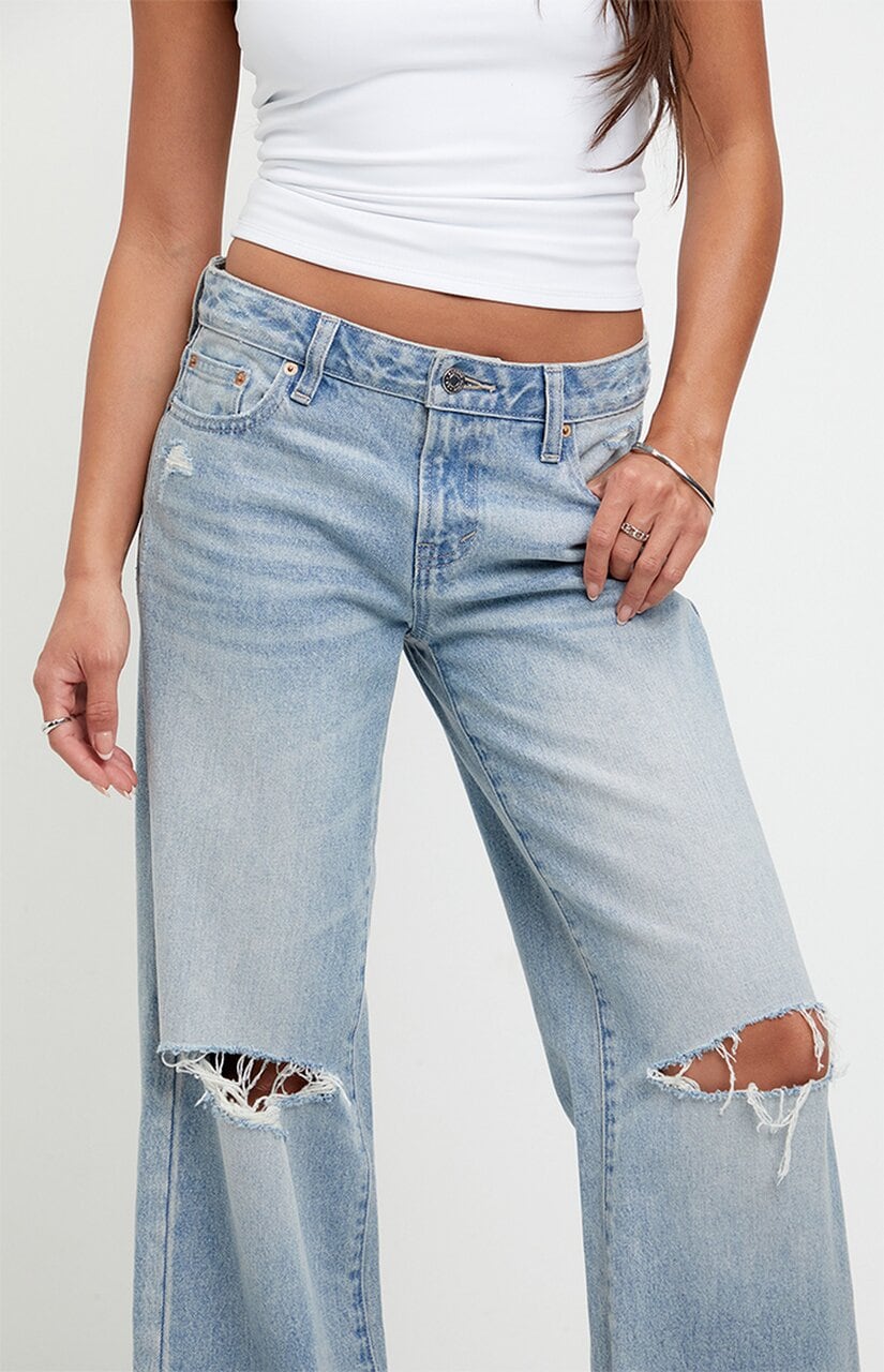 Casey Low Rise Baggy Jeans Ripped Knee Light Blue