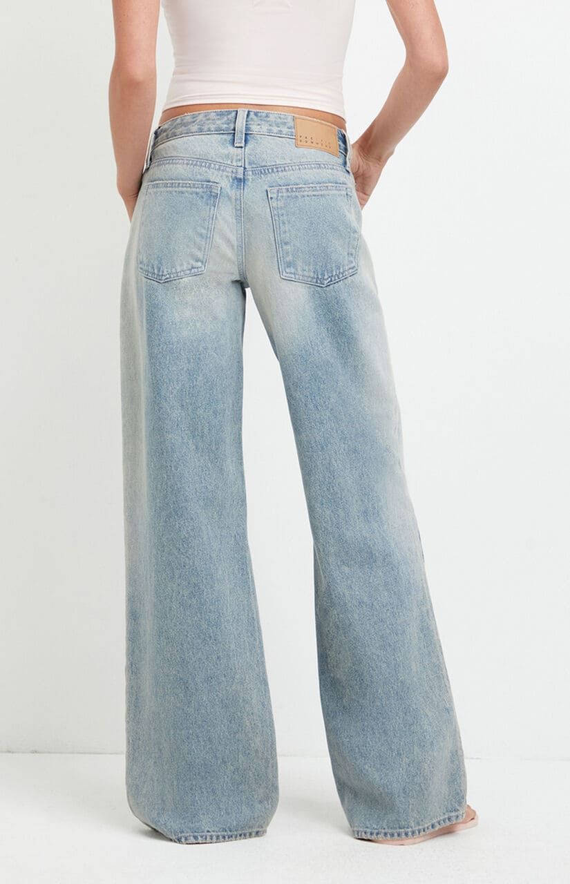 Casey Low Rise Baggy Light Wash