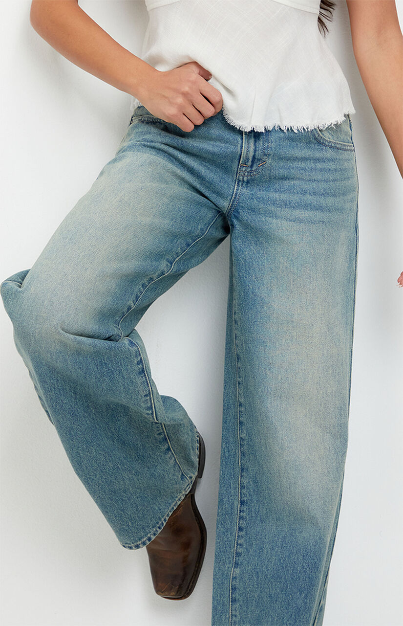 Casey Low Rise Baggy Jeans Medium Blue Tint