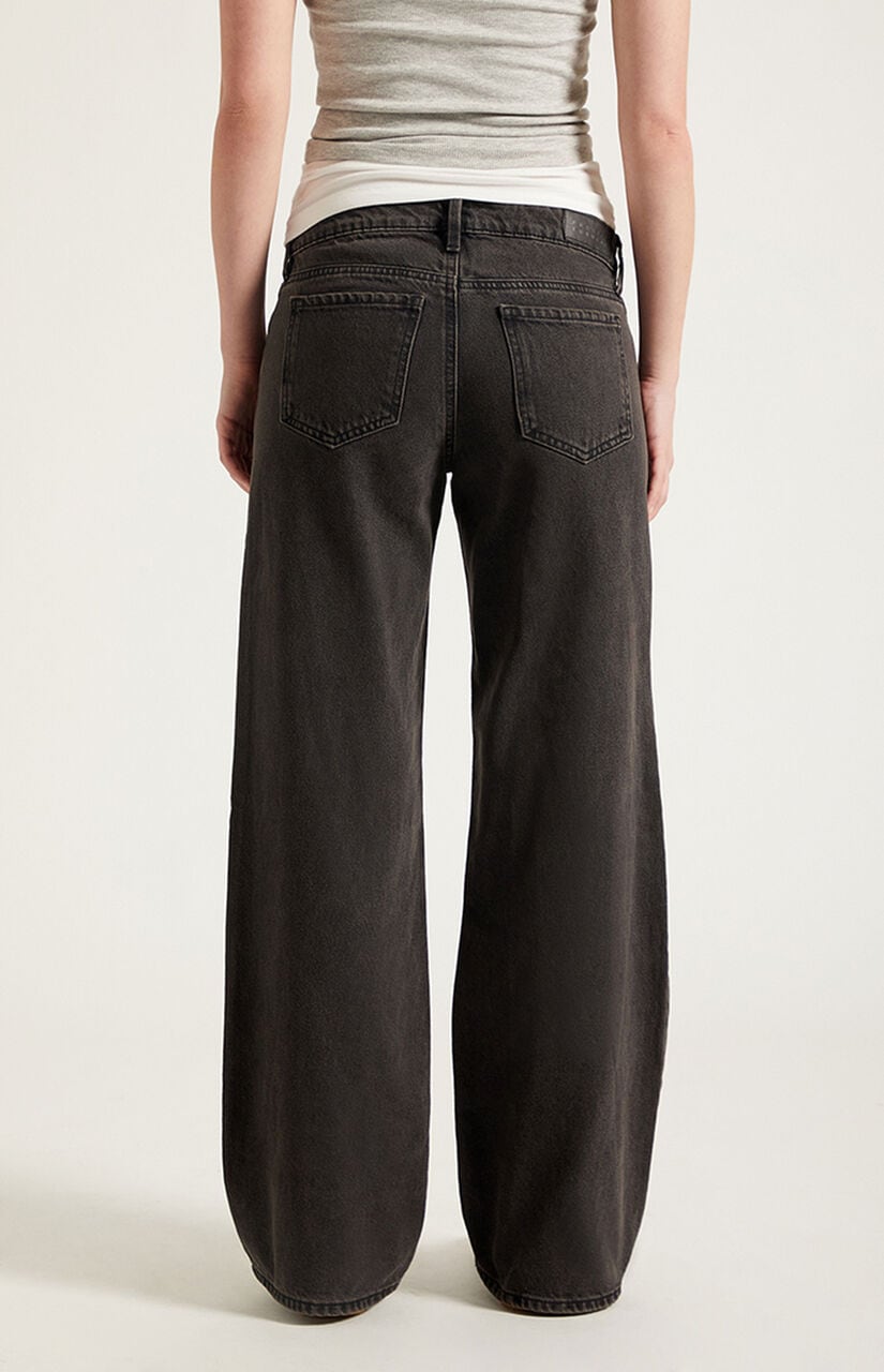 Zoe Low Rise Girlfriend Jeans Black