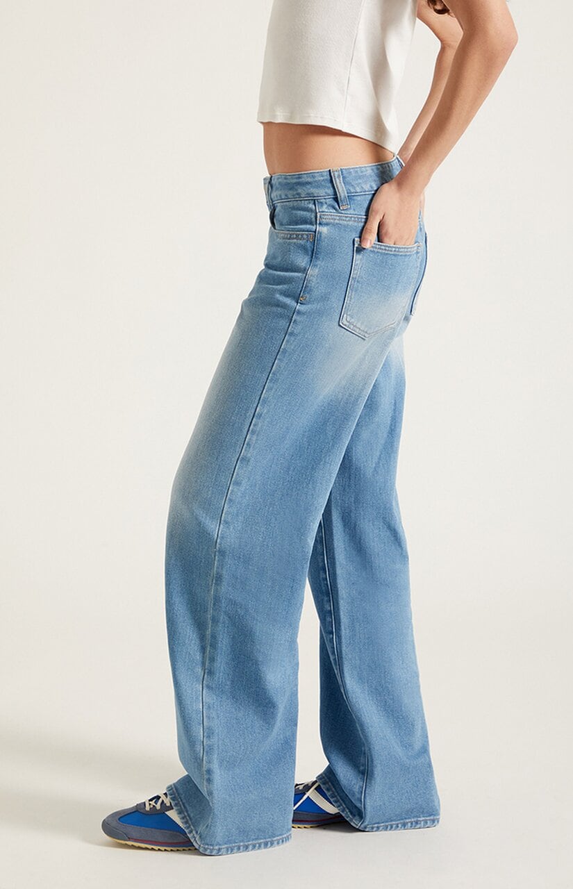 Casey Low Rise Baggy Jeans Lighter Blue