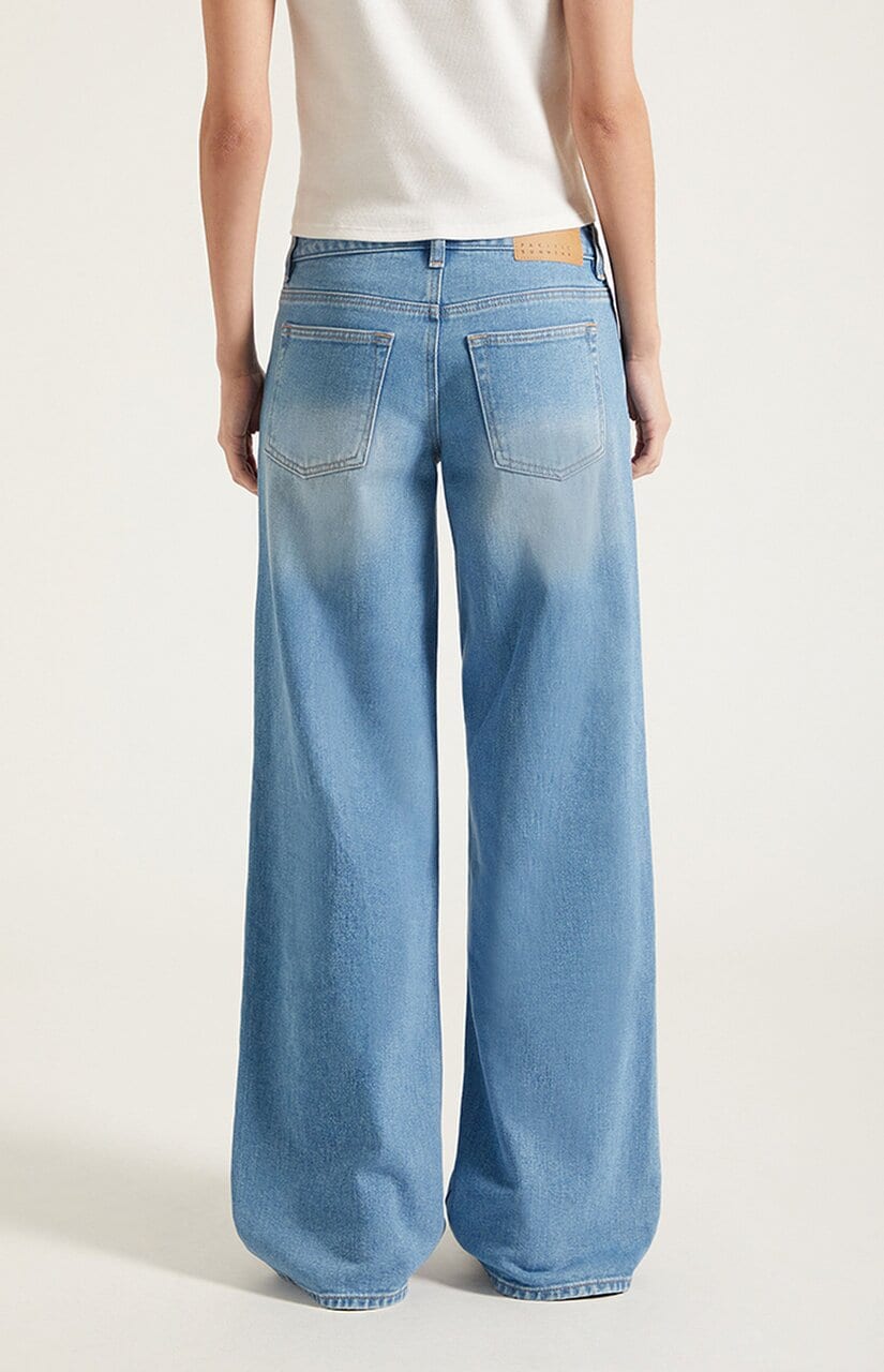 Casey Low Rise Baggy Jeans Lighter Blue