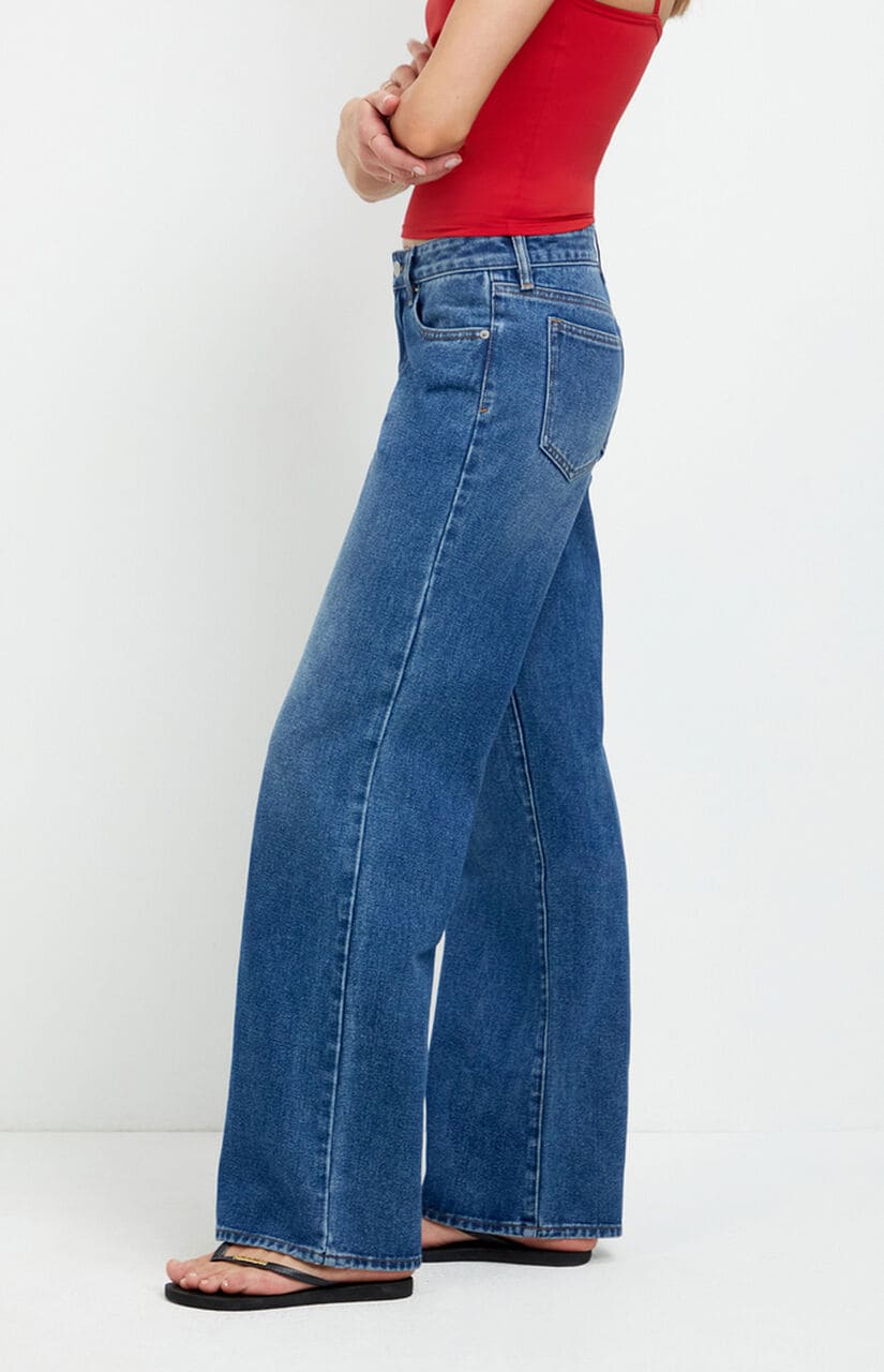 Zoe Low Rise Girlfriend Jeans Medium Blue