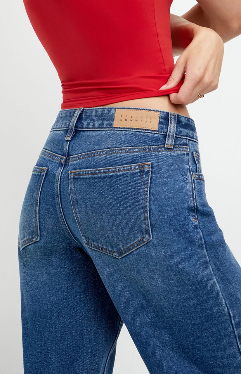 Zoe Low Rise Girlfriend Jeans Medium Blue