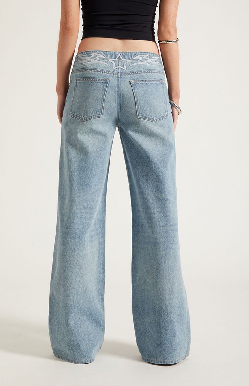 Casey Low Rise Baggy Jeans Star Embroidered Light Blue